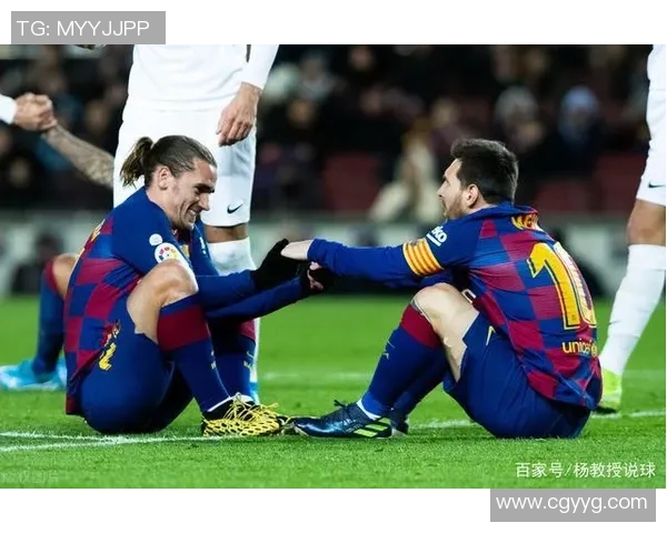 贝尔与足球明星亲密合影展现友谊与激情的瞬间